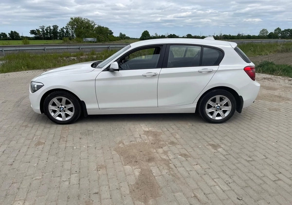 BMW Seria 1 cena 37900 przebieg: 152000, rok produkcji 2014 z Września małe 92